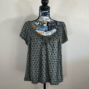 Max Studio Black and Green Patterned Blouse